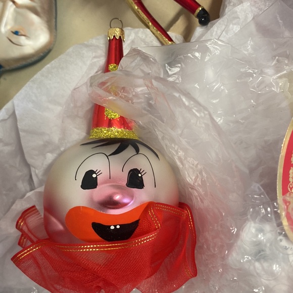 Assorted 9 Blown Glass Christmas ornament. - Picture 8 of 10